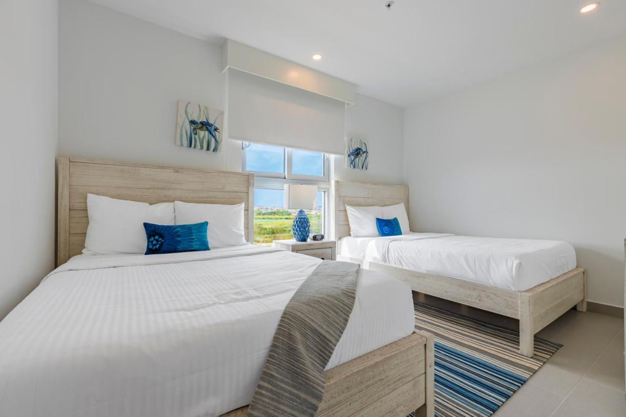 Azure Beach Residences Palm Beach Exteriör bild