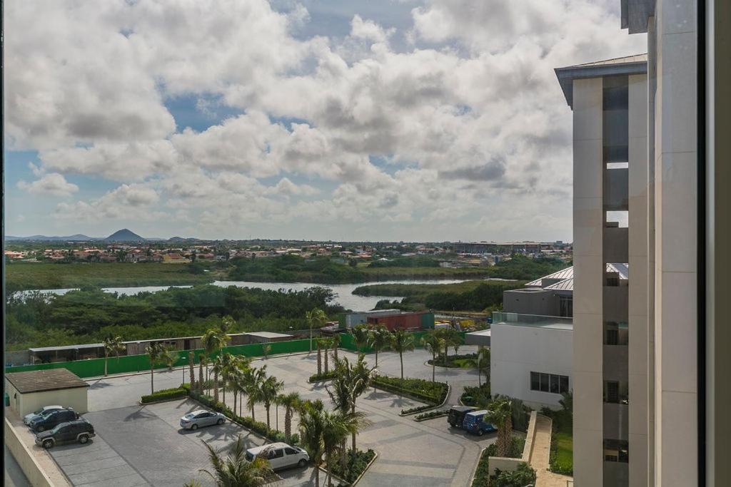 Azure Beach Residences Palm Beach Exteriör bild