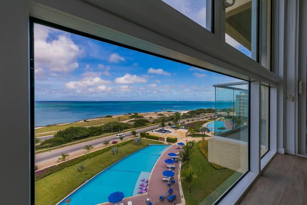 Azure Beach Residences Palm Beach Exteriör bild