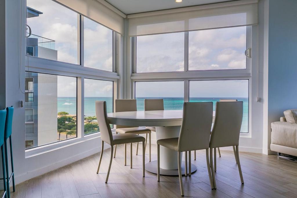 Azure Beach Residences Palm Beach Exteriör bild