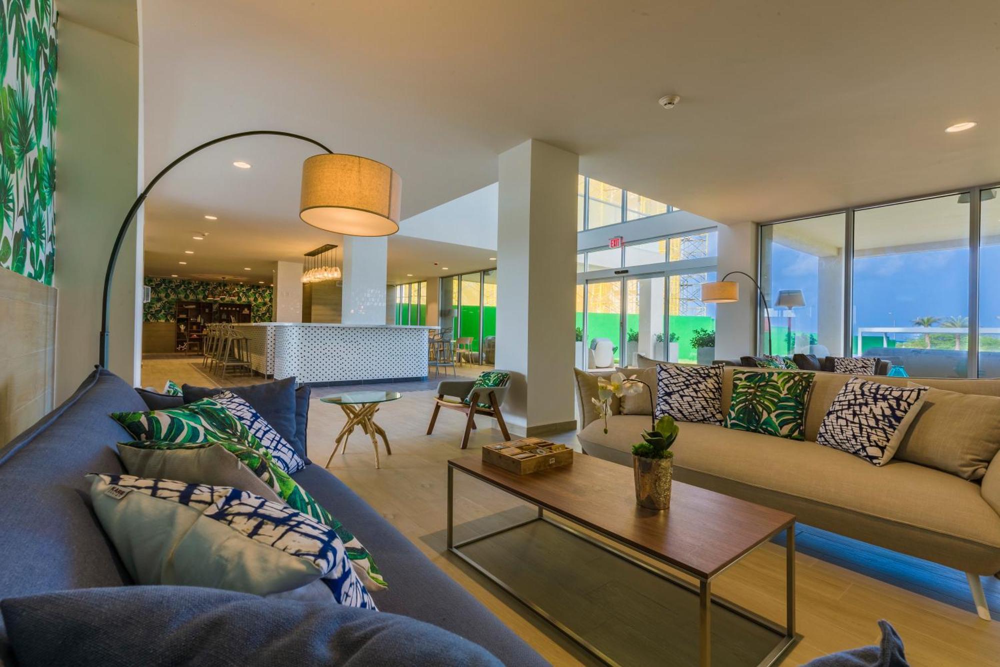 Azure Beach Residences Palm Beach Exteriör bild