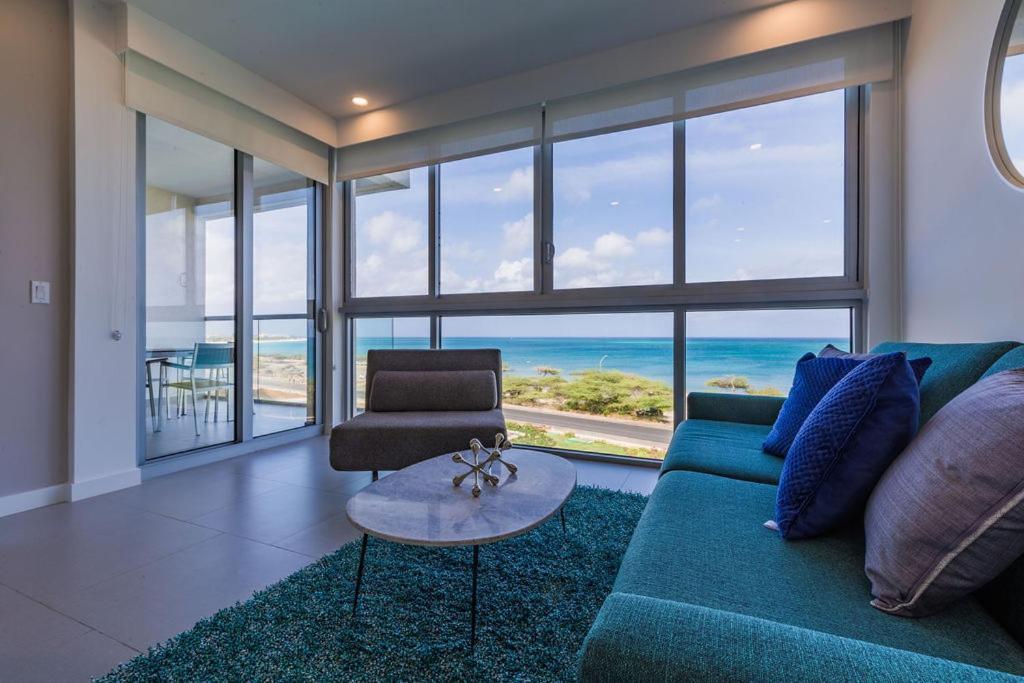 Azure Beach Residences Palm Beach Exteriör bild