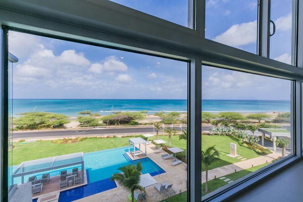 Azure Beach Residences Palm Beach Exteriör bild