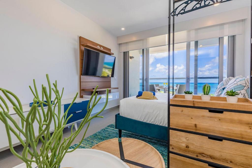 Azure Beach Residences Palm Beach Exteriör bild