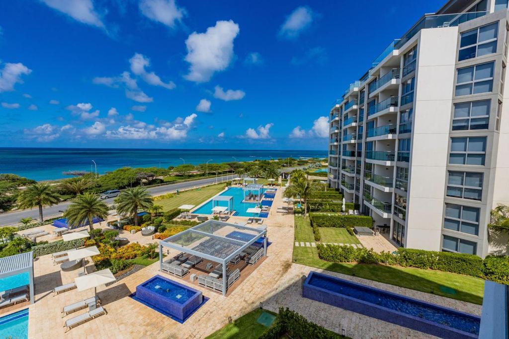 Azure Beach Residences Palm Beach Exteriör bild